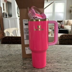 40oz pink parade stanley limited edition used twice